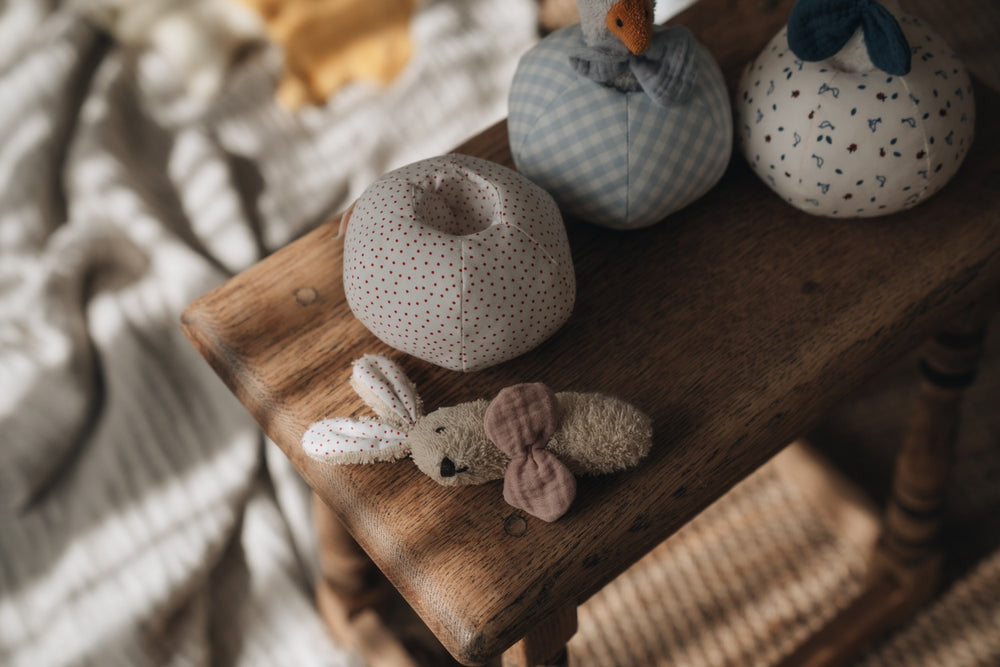 HOLLY RABBIT Rattle + Ball