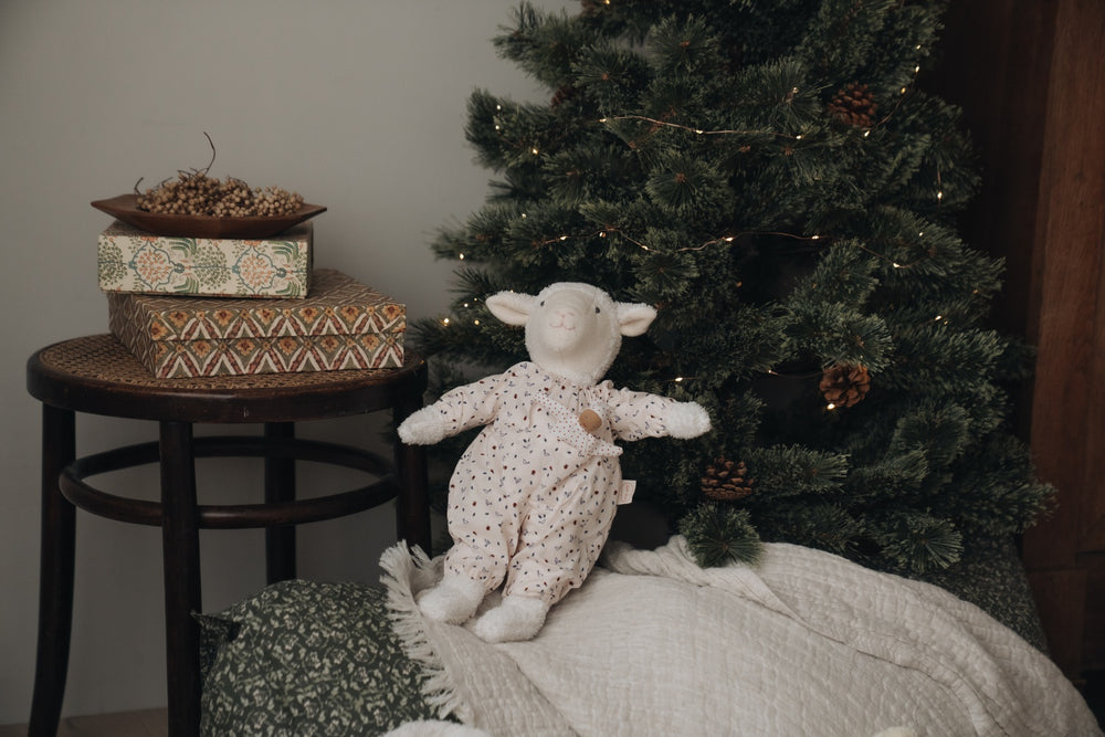 LUDWIG Lamb standing