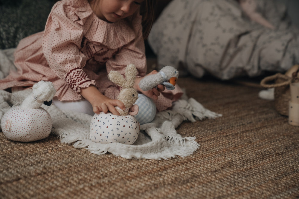 HOLLY RABBIT Rattle + Ball