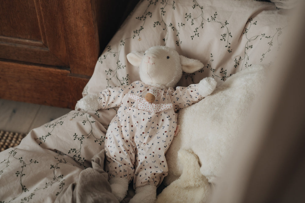 LUDWIG Lamb standing