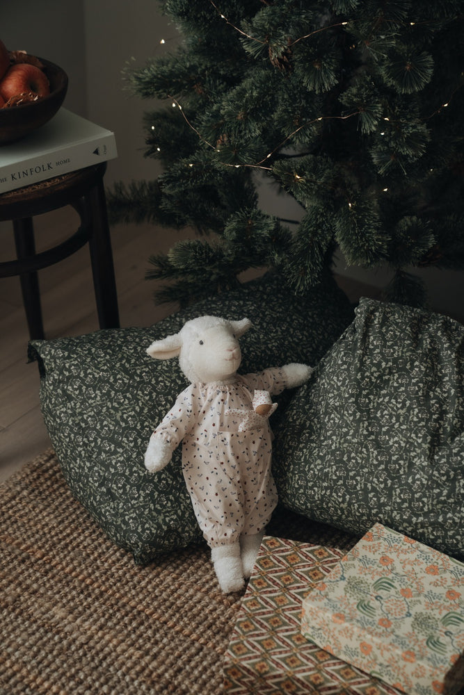 LUDWIG Lamb standing