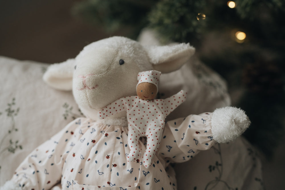 LUDWIG Lamb standing