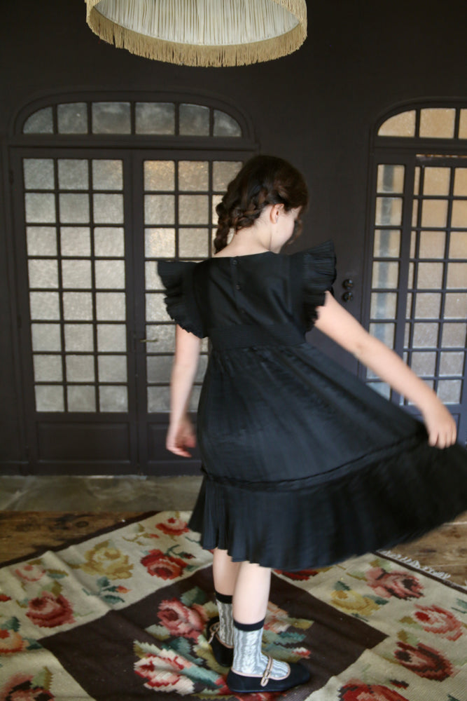 Dress pleated black taffetas