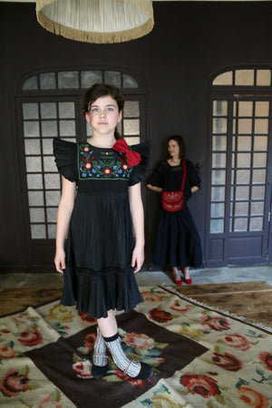 Dress pleated black taffetas