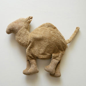
            
                ギャラリービューアーに画像を読み込み、Cuddly Animal Camel（L）とします
            
        