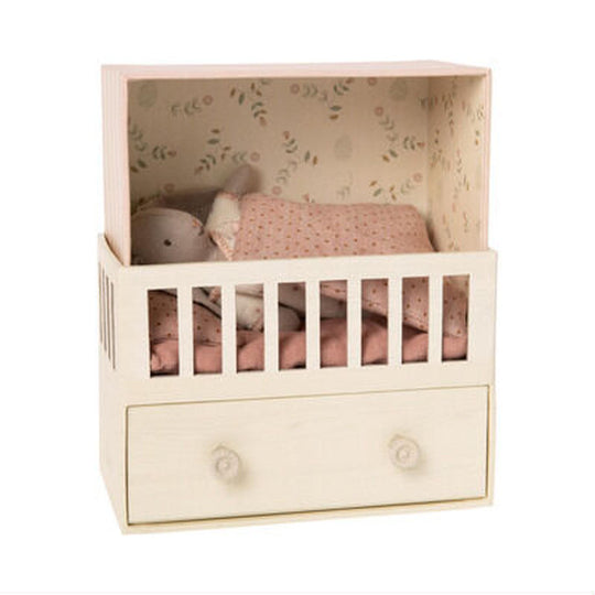 Baby room w. Micro bunny