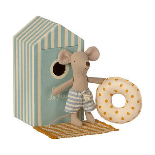 Beach mice, Little brother in Cabin