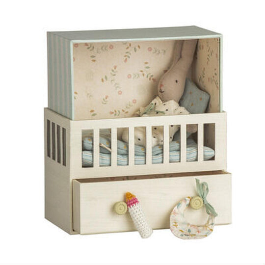 Baby room w. Micro rabbit